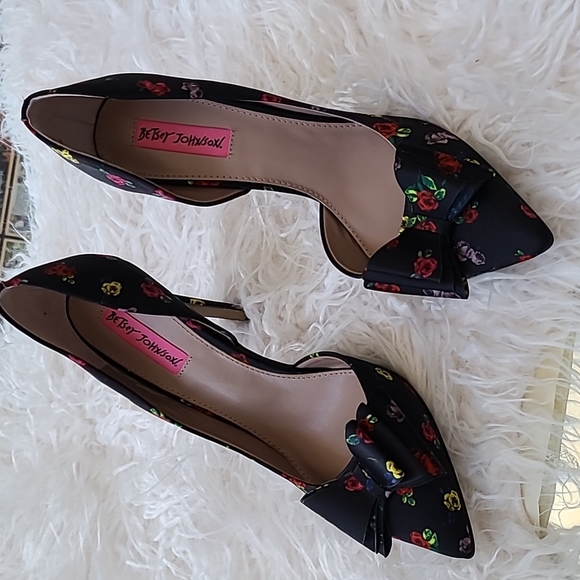 Nwot Betsey Johnson stilettos - Picture 8 of 9